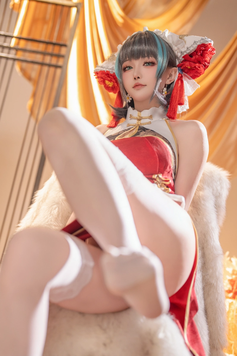 Hoshilily (星之迟迟) as Cheshire Ero Cosplay – Azur Lane
Cheshire’s frilly maid outfit ripped open, huge tits spilling from black lace, cat ears twitching. Ahegao grin begging “Master, pet me deep~”. Dripping pussy in torn stockings. Uncensored 4K-8K photos + videos, zero mosaic.

